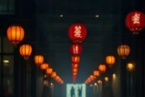 《旧胶片里的夏天》封面，投影机光束里的浮尘